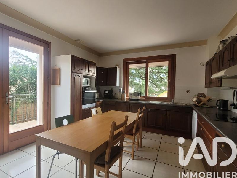 Maison - 214 m² - 6 pièces