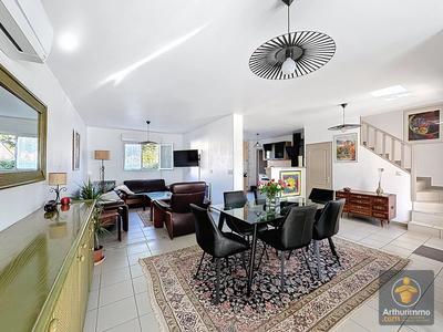 Maison - 90 m² - 3 pièces