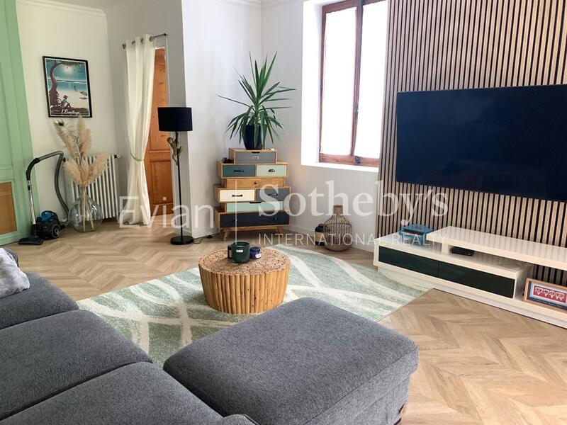 Appartement - 270 m² - 9 pièces