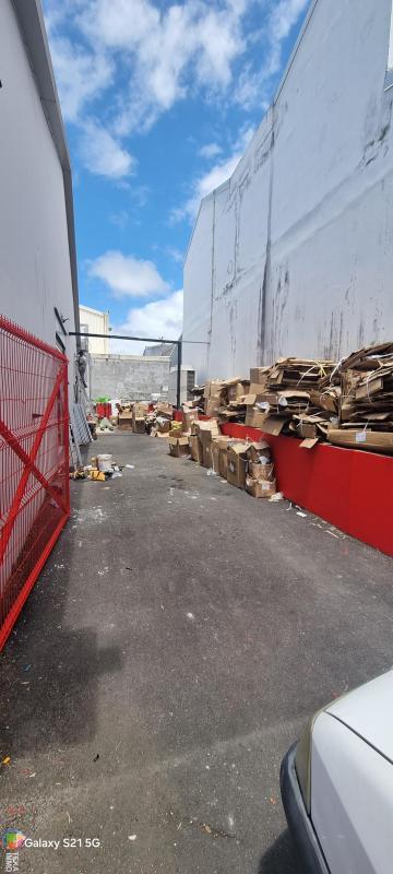 Local commercial - 300 m² - 1 pièce