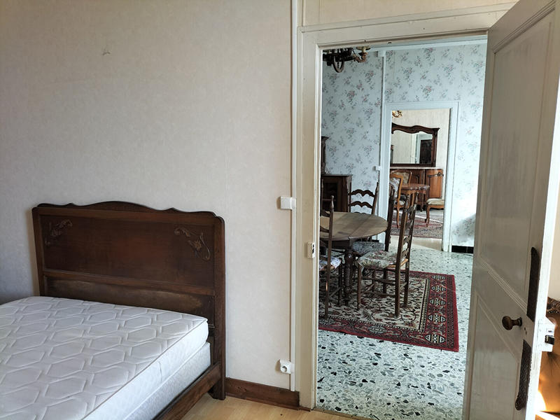 Maison - 215 m² - 10 pièces