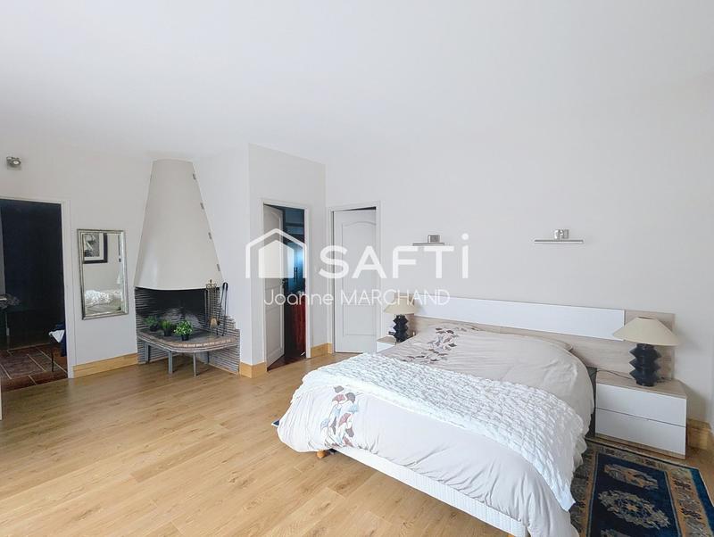 Maison - 230 m² - 7 pièces