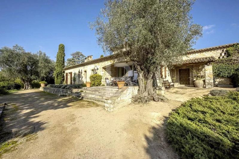 Mas - 252 m² - 7 pièces