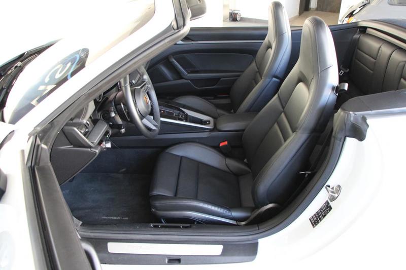 Porsche 911 Carrera Cabriolet 992 4s 3.0i 450 Pdk