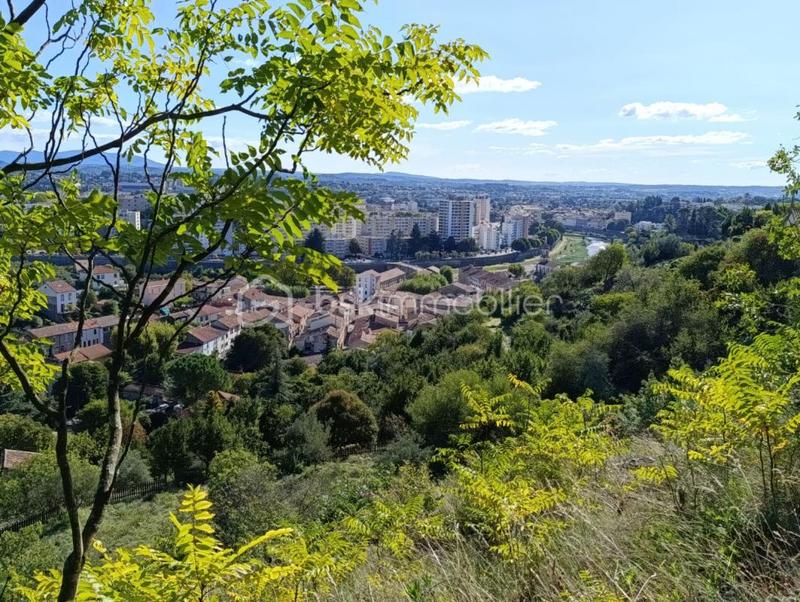 Propriété - 75 m² - 4 pièces