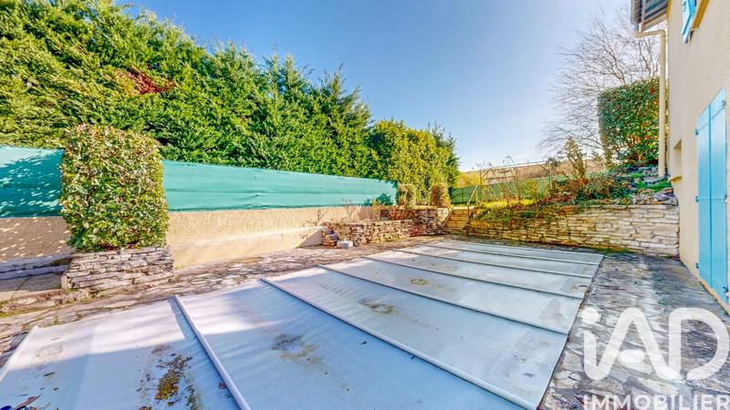 Maison - 220 m² - 7 pièces