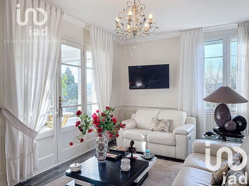 Maison - 200 m² - 8 pièces