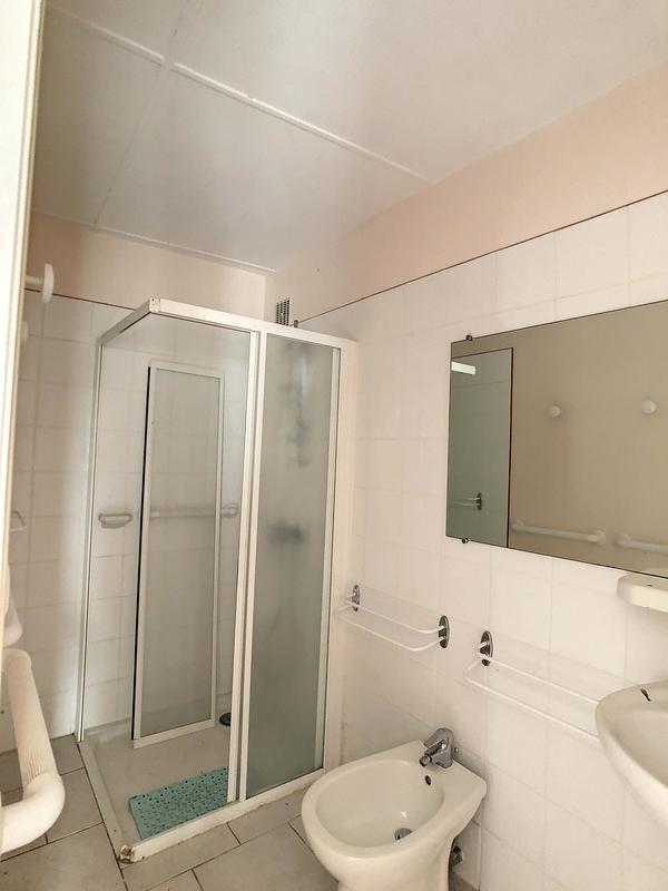 Maison - 460 m² - 13 pièces