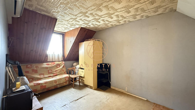 Maison traditionnelle - 103 m² - 6 pièces