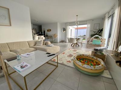 Maison - 99 m² - 5 pièces