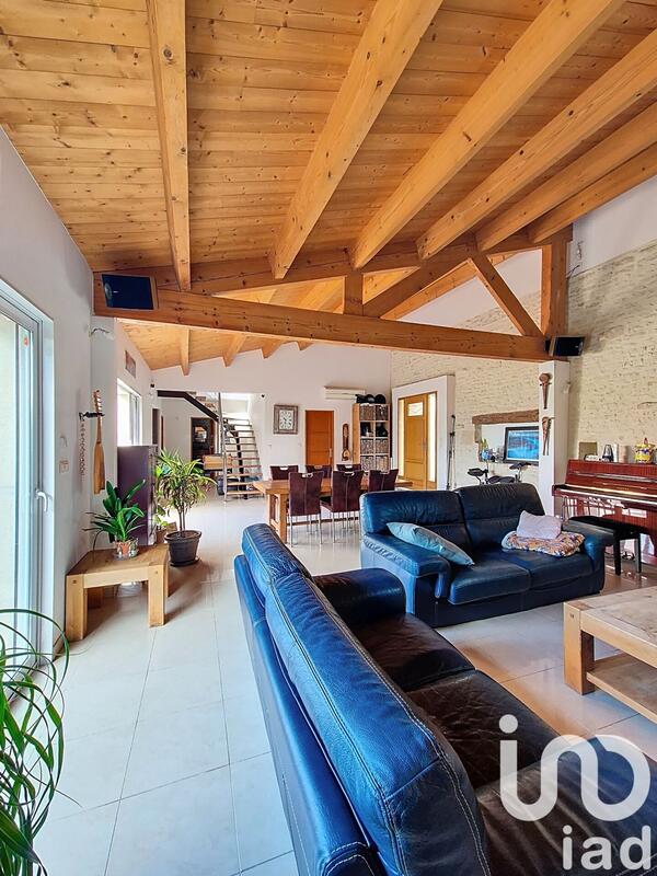 Maison - 201 m² - 6 pièces