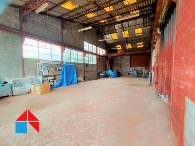 Local commercial - 130 m² - 1 pièce