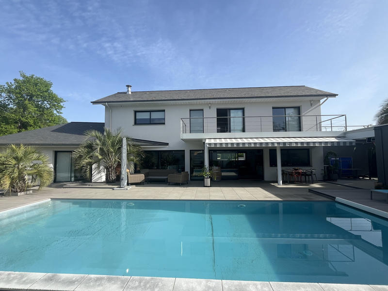 Villa - 200 m² - 5 pièces