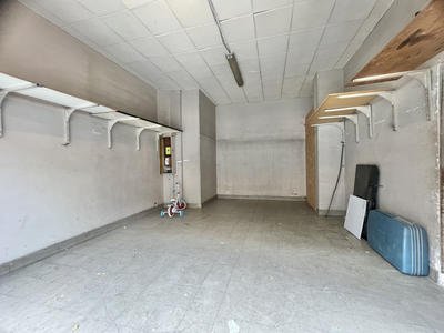 Local commercial - 1 229 m² - 5 pièces
