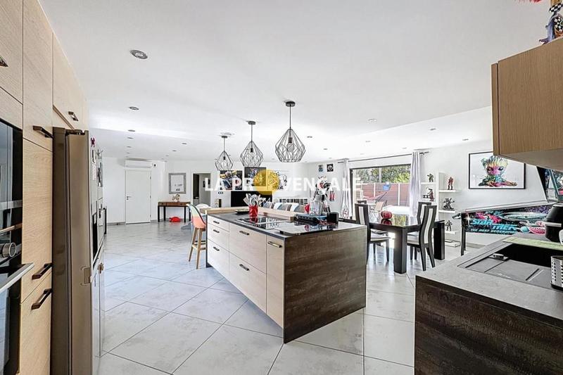 Villa - 143 m² - 5 pièces