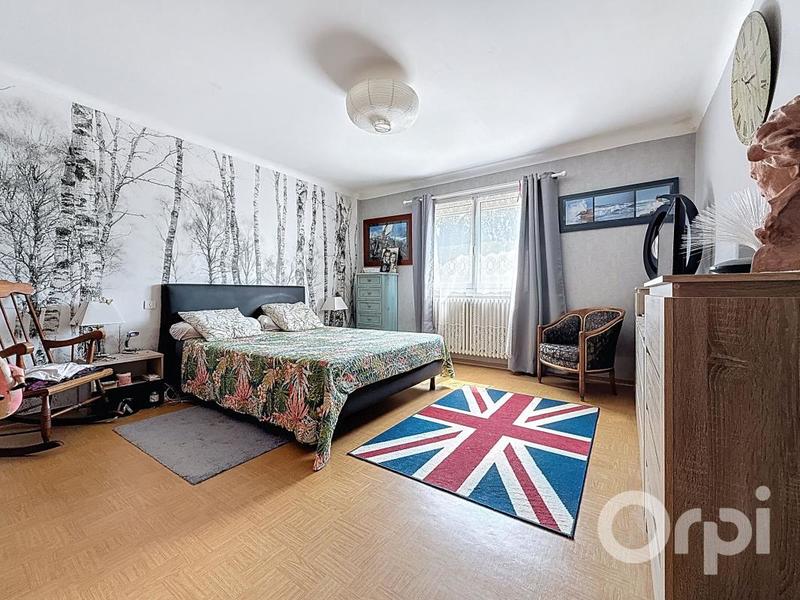 Maison - 180 m² - 7 pièces