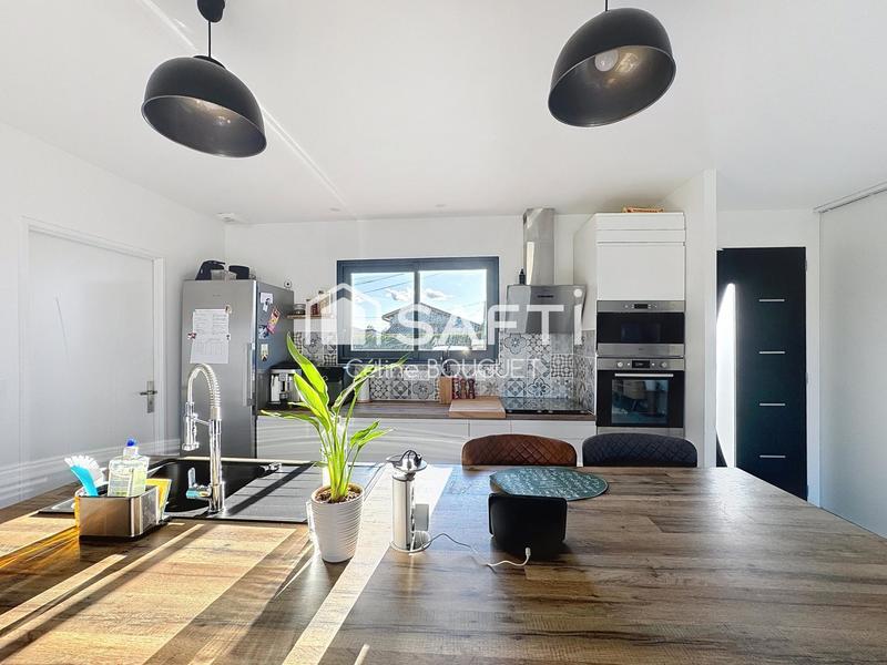 Maison - 94 m² - 5 pièces