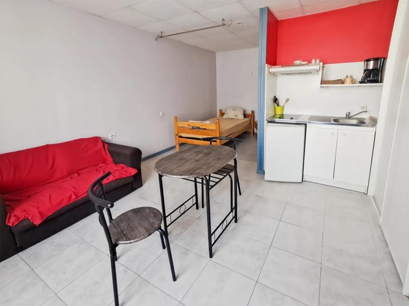 Studio - 304 m² - 8 pièces
