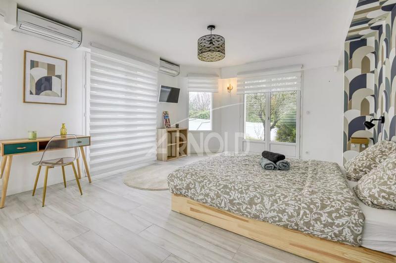 Maison - 249 m² - 6 pièces