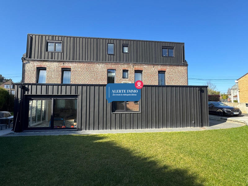 Maison - 316 m² - 10 pièces