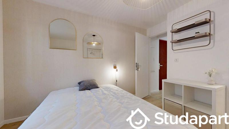 Chambre - 11 m² - 1 pièce