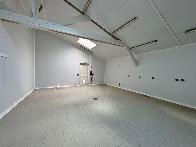 Local commercial - 266 m² - 6 pièces