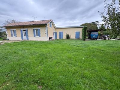 Maison - 90 m² - 5 pièces
