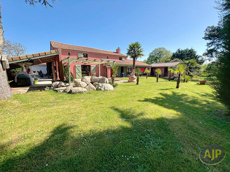 Maison - 190 m² - 5 pièces