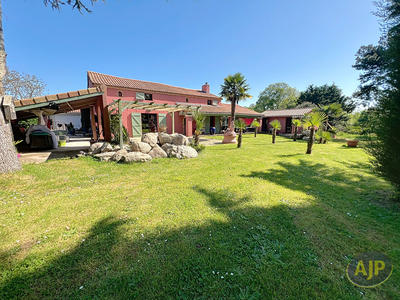 Maison - 190 m² - 5 pièces