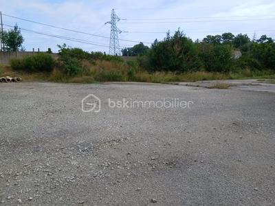 Terrain industriel - 1 200 m²