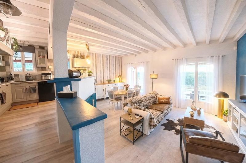 Maison traditionnelle - 129 m² - 6 pièces