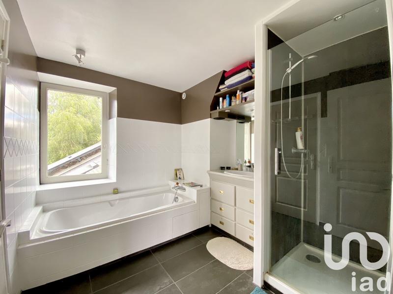 Maison - 179 m² - 8 pièces