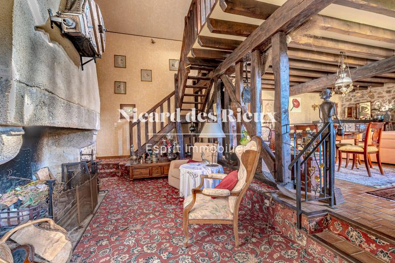 Maison - 317 m² - 11 pièces