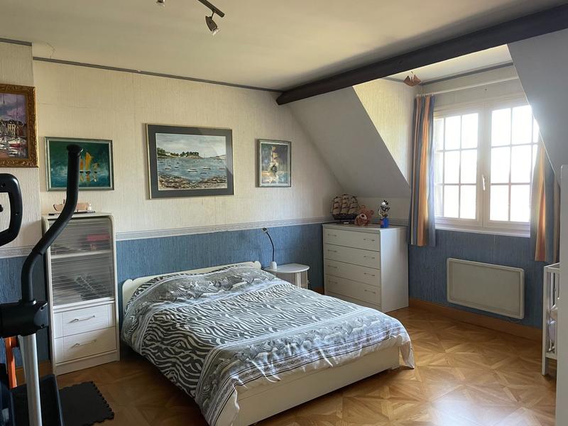 Maison - 220 m² - 8 pièces