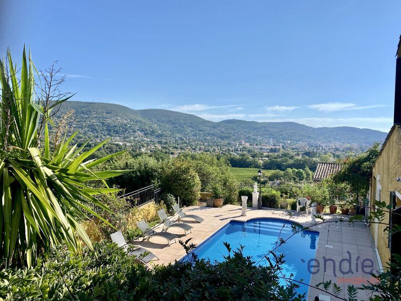 Maison - 165 m² - 6 pièces