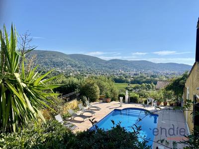 Maison - 165 m² - 6 pièces