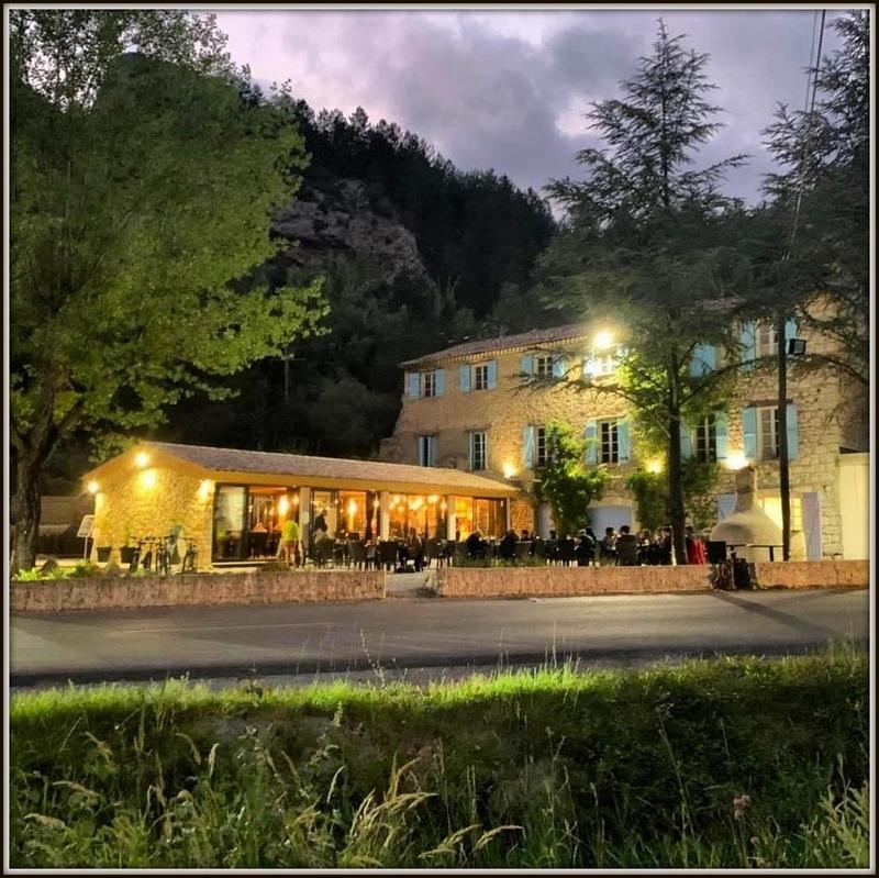 Propriété - 450 m² - 20 pièces