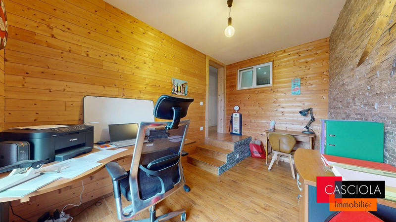 Maison - 200 m² - 5 pièces