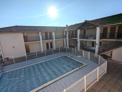 Local commercial - 711 m² - 36 pièces