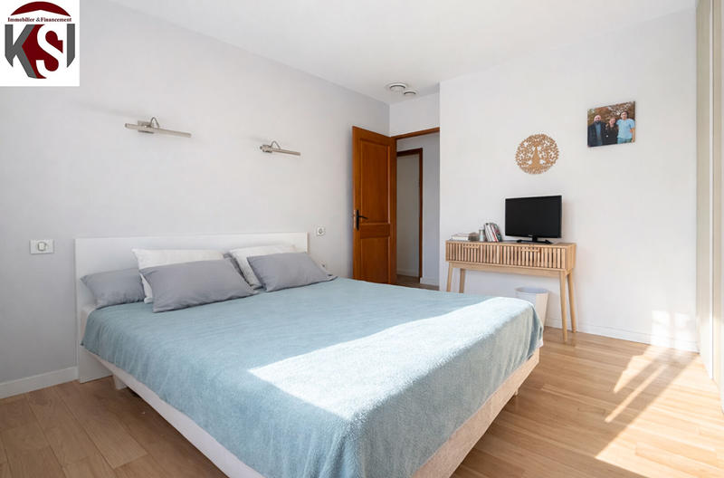 Maison - 277 m² - 12 pièces