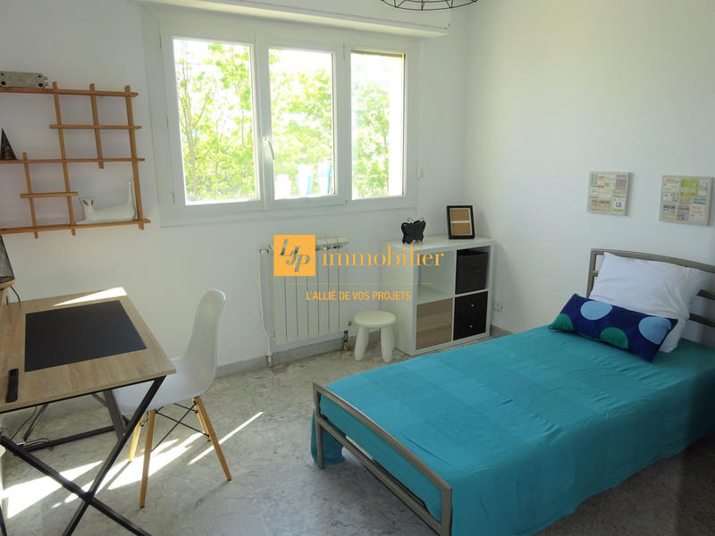 Appartement - 95 m² - 4 pièces