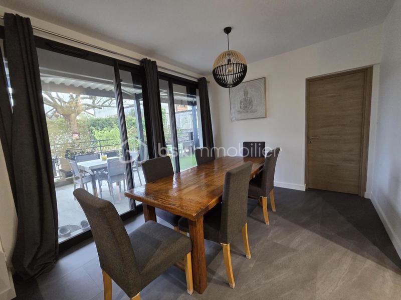 Appartement - 90 m² - 4 pièces