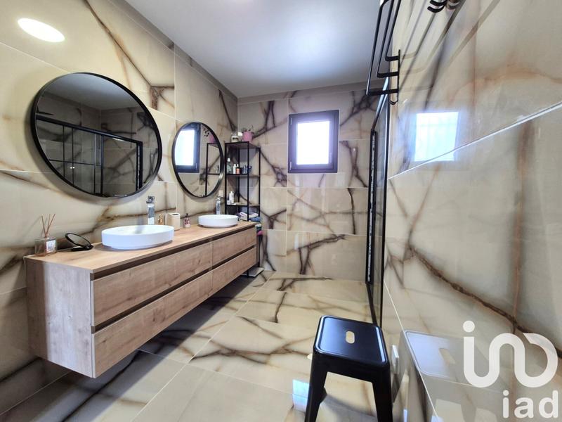 Maison - 99 m² - 5 pièces