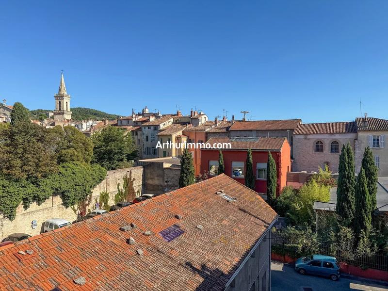 Appartement - 200 m² - 6 pièces