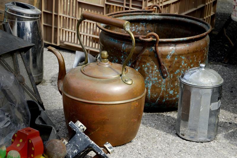 Vide grenier &amp; vide poussettes