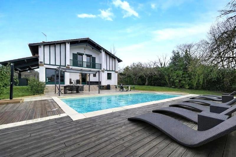 Villa - 226 m² - 7 pièces