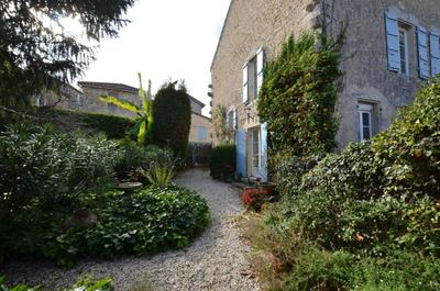 Maison - 210 m² - 7 pièces