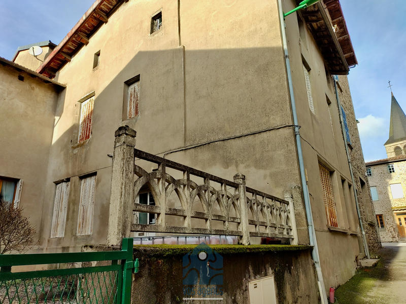 Maison - 250 m² - 13 pièces