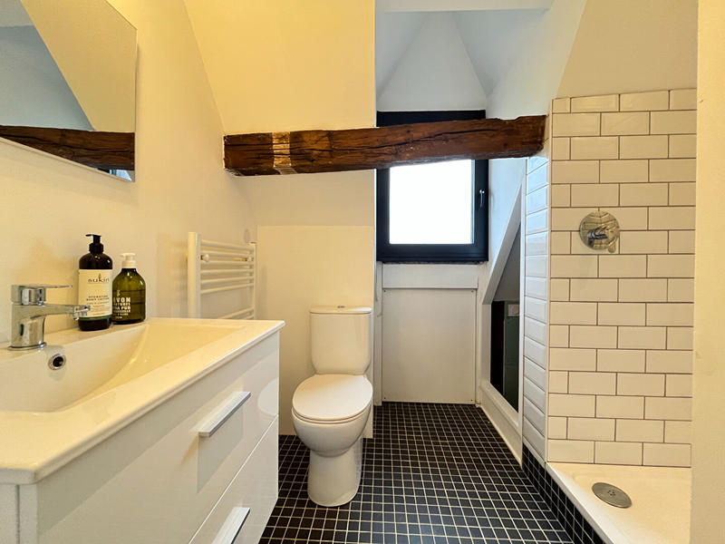 Maison - 360 m² - 7 pièces