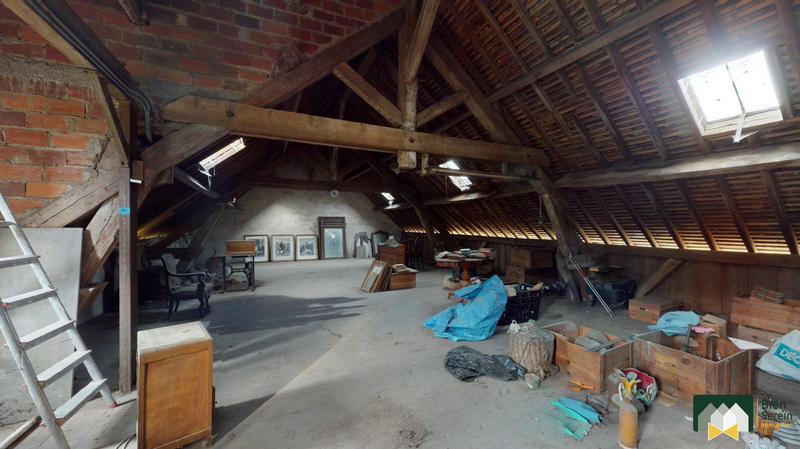 Maison - 247 m² - 8 pièces